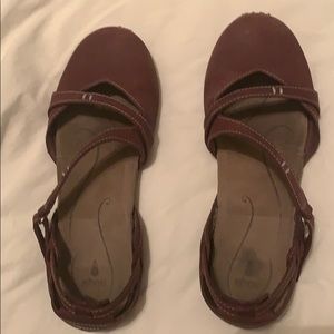 Burgundy Ahnu flats